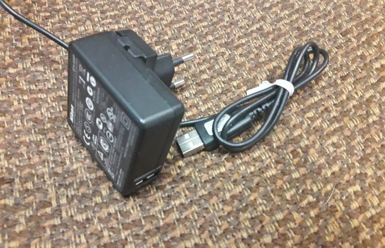 Зарядное устройство с кабелем для переделки питания фонарика