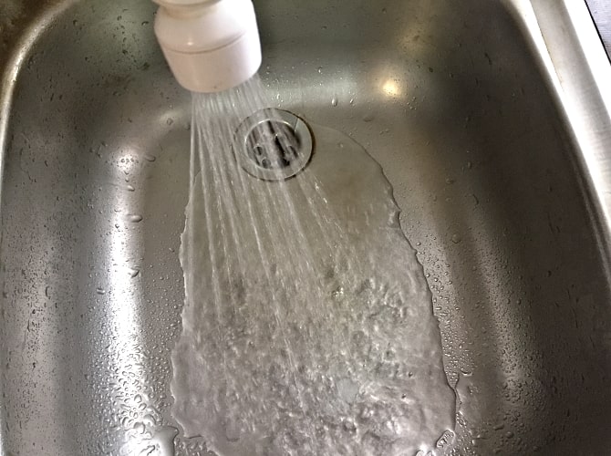 Чистая вода из скважины в дачном доме